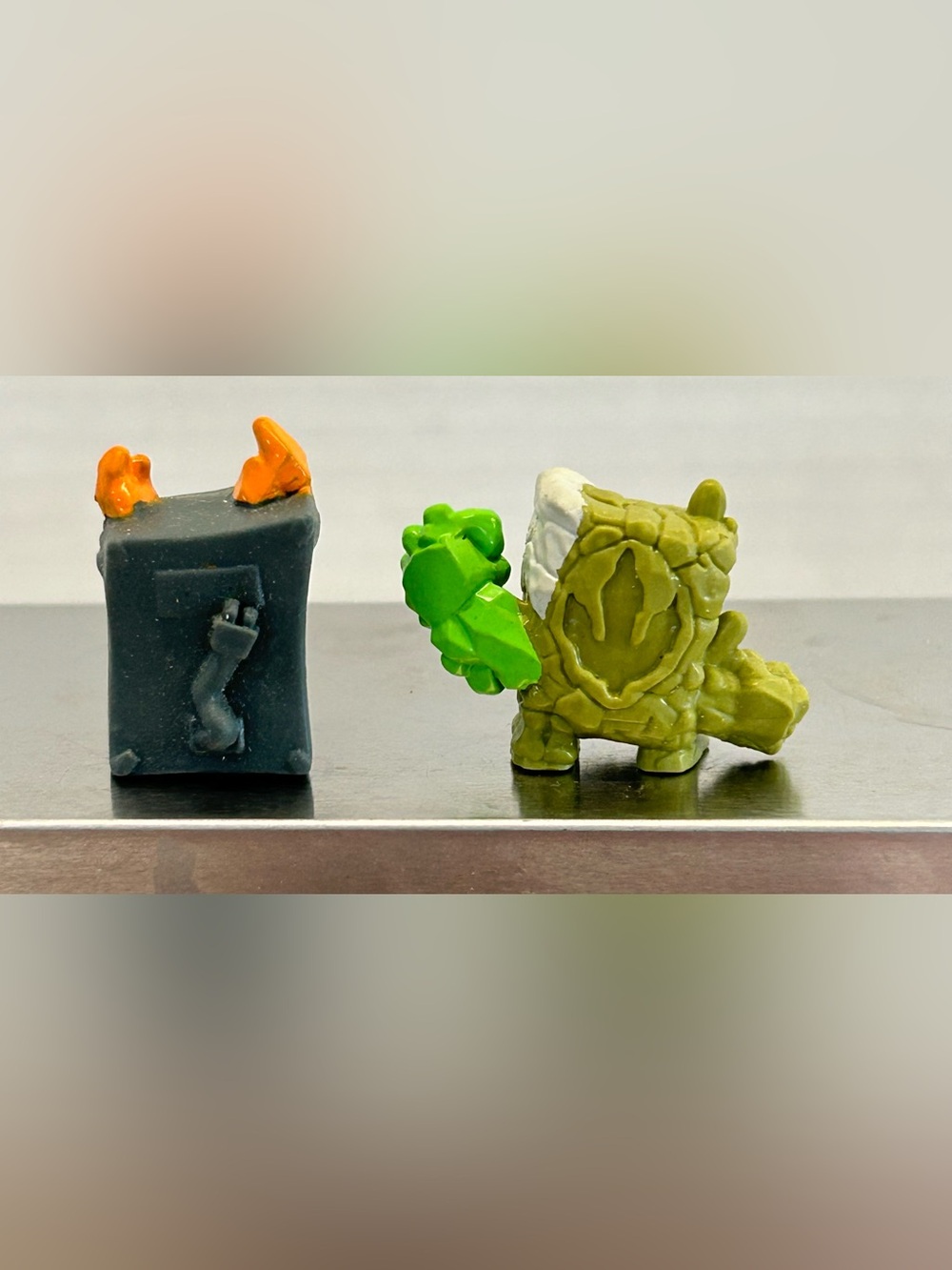 MrBeast Lab Swarms Figures - Picture 3 of 6